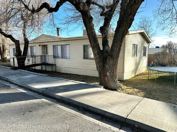 310 W 1st St, Parachute, CO 81635