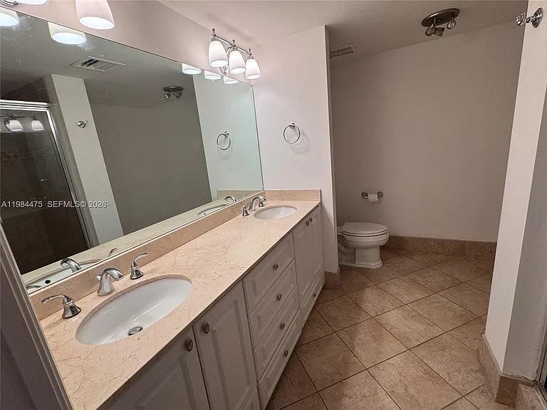 3610 Yacht Club Dr #1002 — Photo 18