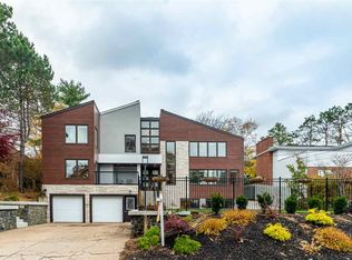 651 Francklyn St, Halifax, NS B3H3B6