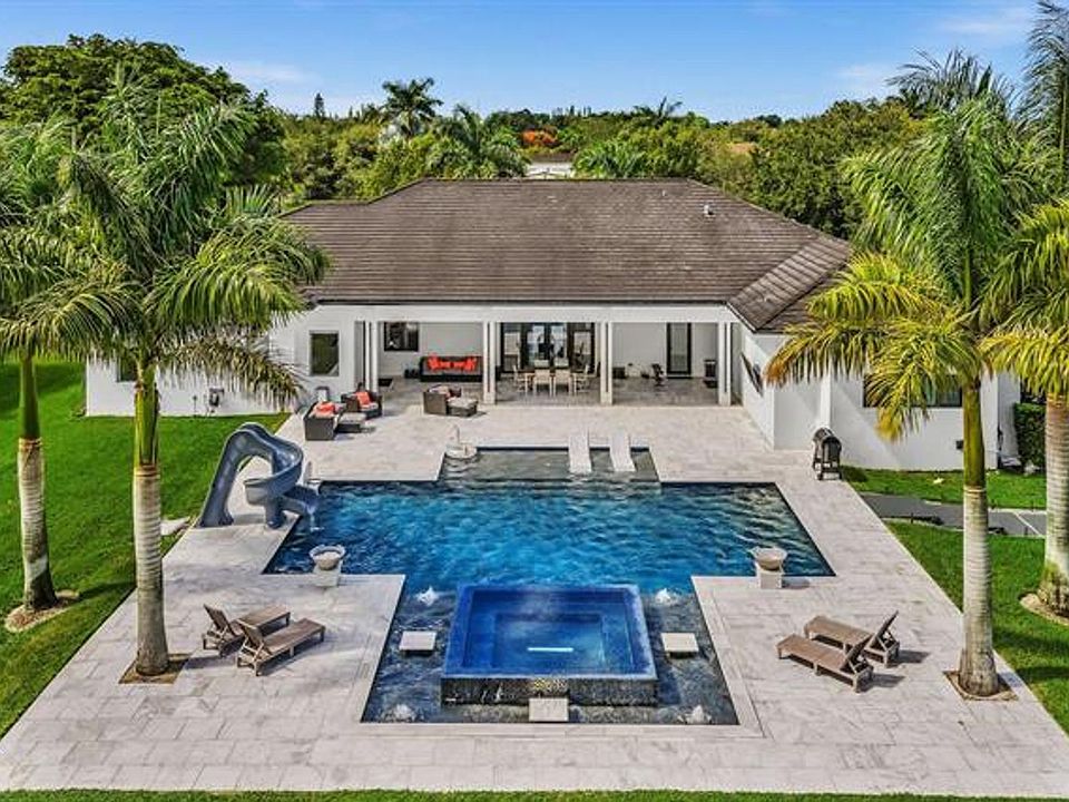 1st image of 6122 SW 173rd Way