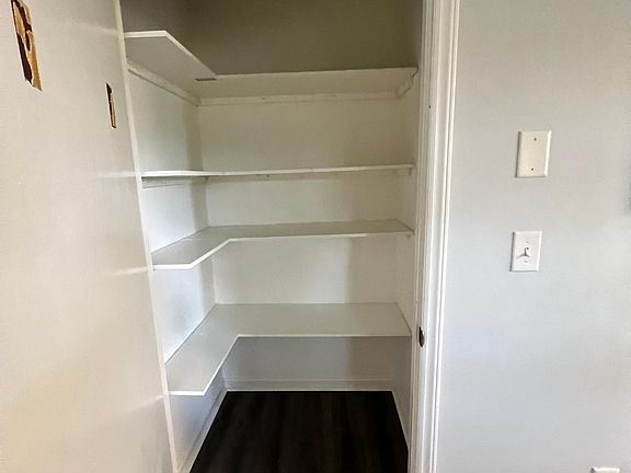 5th image of 733 Georgia St
