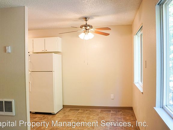 4th image of 1517 SE Stark St #7246671
