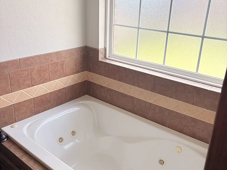 1209 Alma Dr — Photo 16