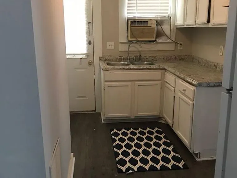 815 W Davidson Ave — Photo 3