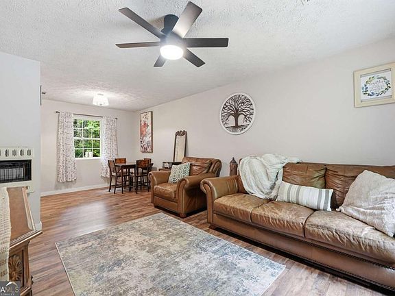 4th image of 407 Westwind Cir