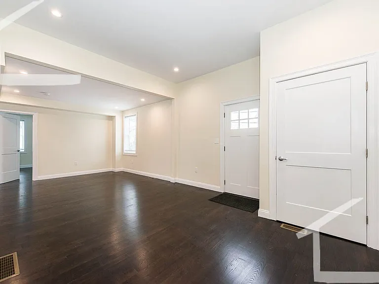 116 Jerome St #120 — Photo 14