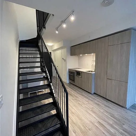 77 Shuter St #529 — Photo 5