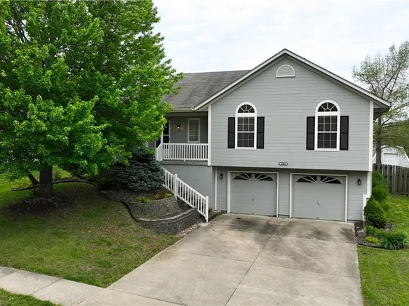 1503 Cottonwood Dr, Greenwood, MO 64034