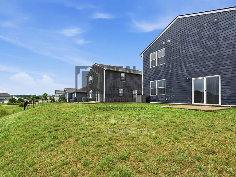 3917 Sadie St — Photo 35