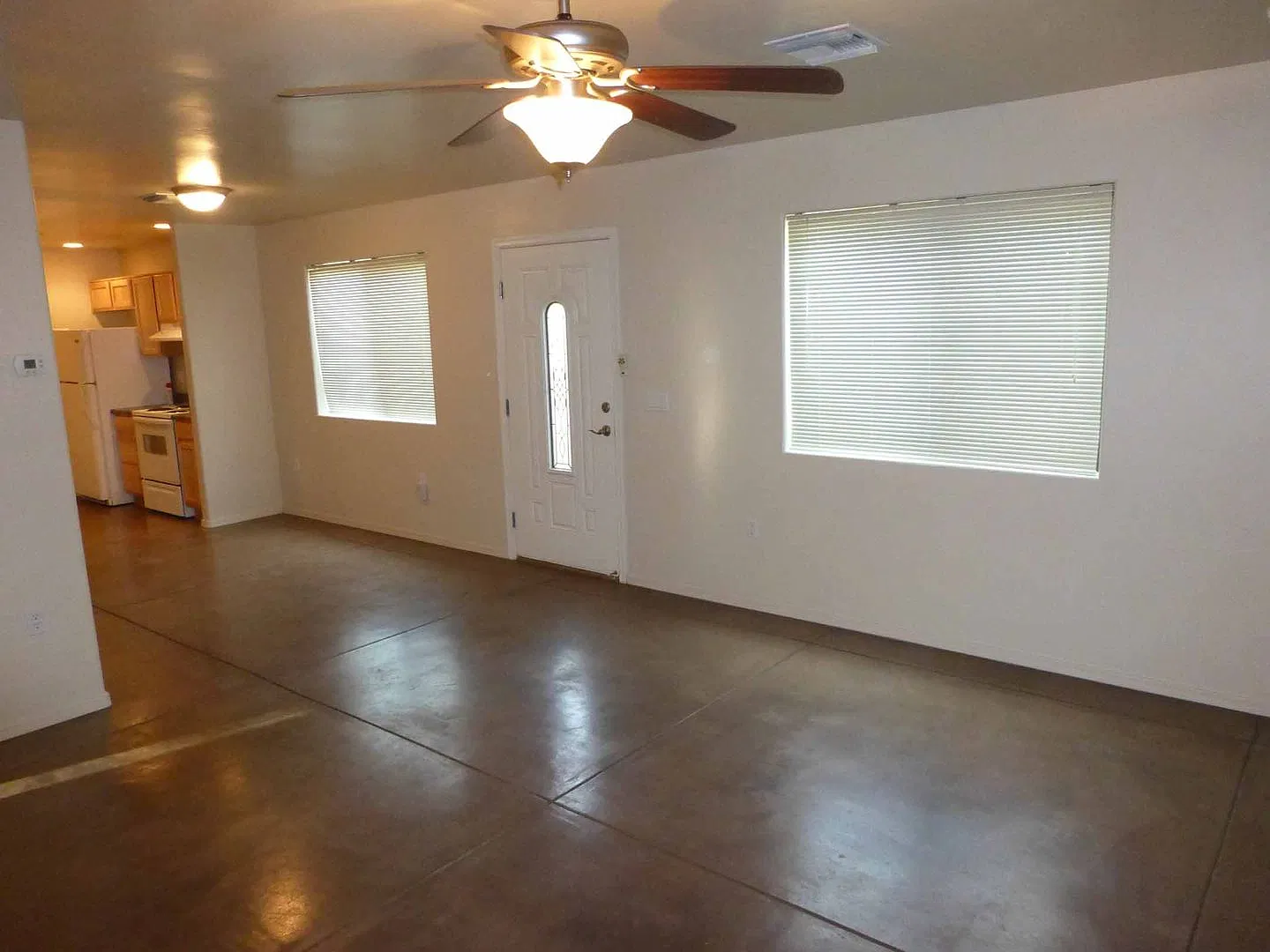 1439 E. Elm St. — Photo 3