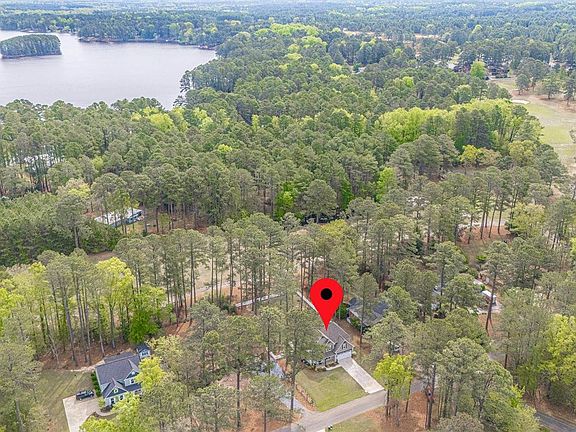 3rd image of 14 Fairway Dr