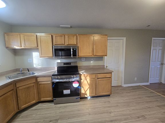 Refreshed Kitchen with all new SS Appliances