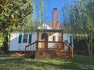 2240 8th Avenue Loop NW, Hickory, NC 28601