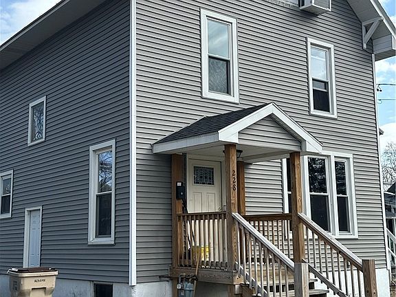 3rd image of 228 3rd Ave