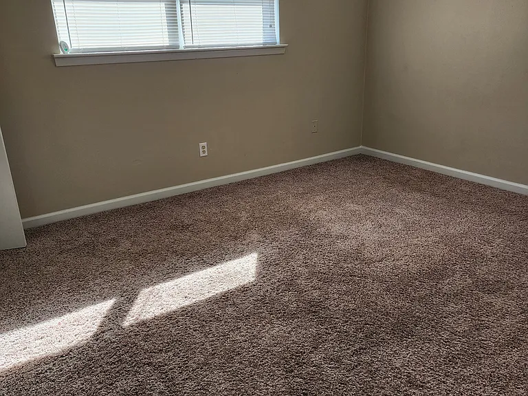 1112 N Hickory Ave — Photo 11