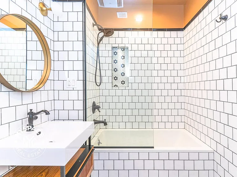 187 Kent Ave #810 — Photo 6