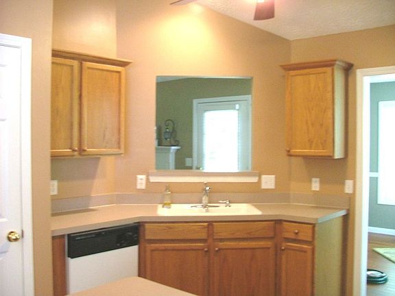 spacious eat in kitchen