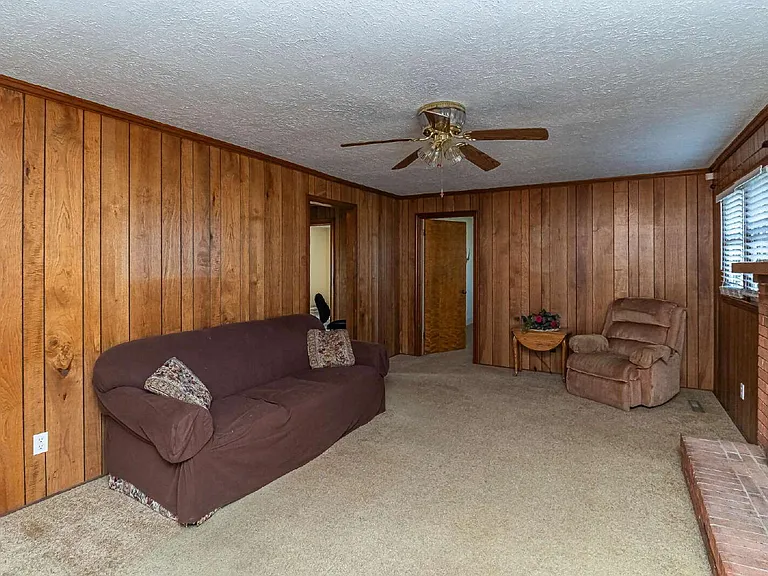 1296 Country Club Rd — Photo 9