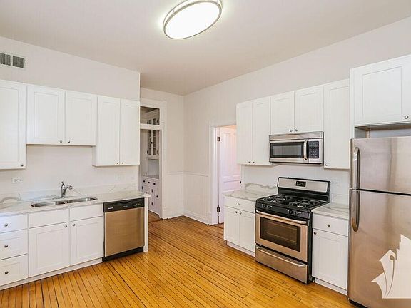 3rd image of 1629 N Burling St #3F5