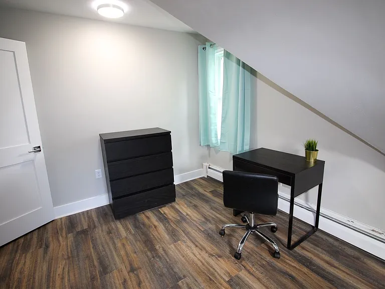 522 Stewart Ave — Photo 183