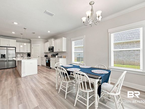 3rd image of 1112 Pheasant Cir