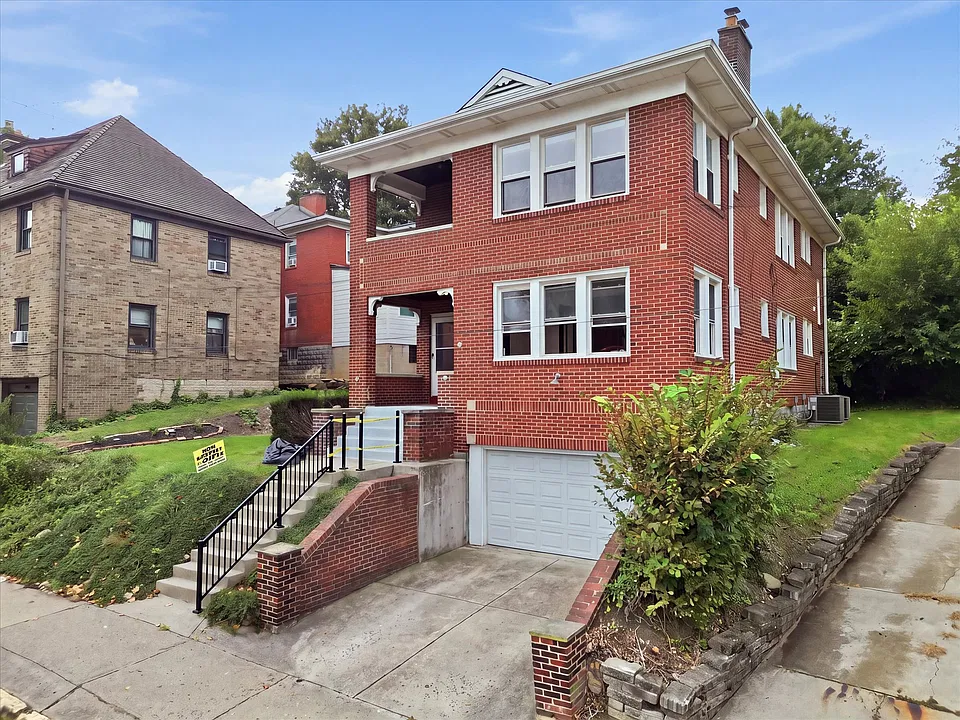 17 N Bryant Ave #2
