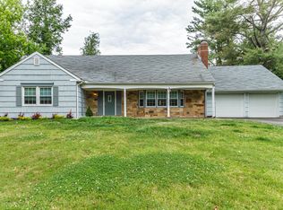 3 Knox Ln, Manalapan, NJ 07726