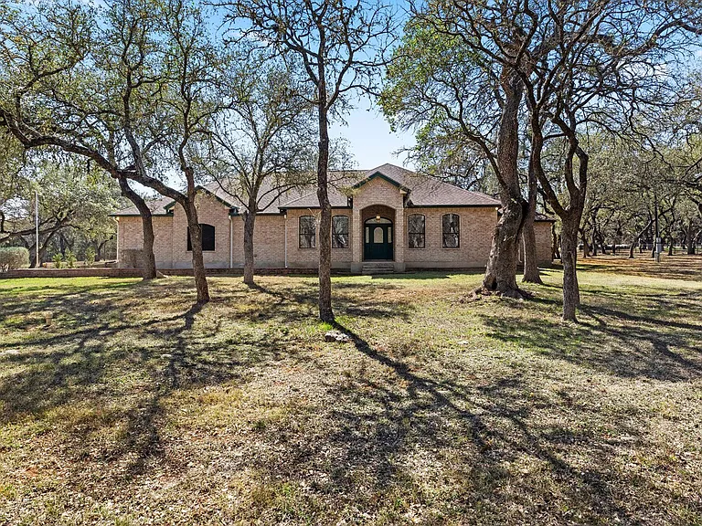 10808 Dedeke Dr — Photo 1