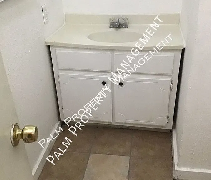 1013 E Park Ave — Photo 14