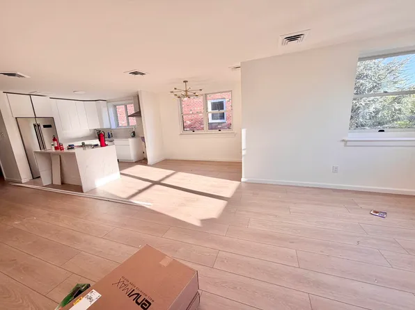 21-41 75th St #Top, East Elmhurst, NY 11370