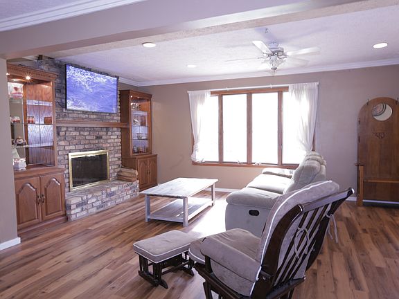 2nd image of 2965 Willow Dr