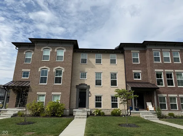 912 Yorkshire Ln, Zionsville, IN 46077