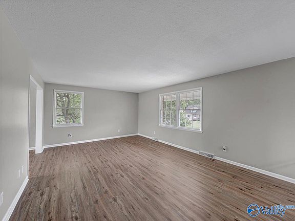 3rd image of 7700 Carlton Dr SW