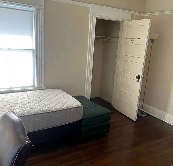 2679 Menlo Ave #ROOMS — Photo 2