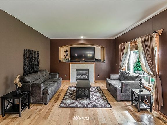 3rd image of 2628 171st Avenue E