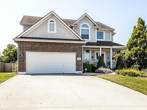 3rd image of 805 Cherry Ln