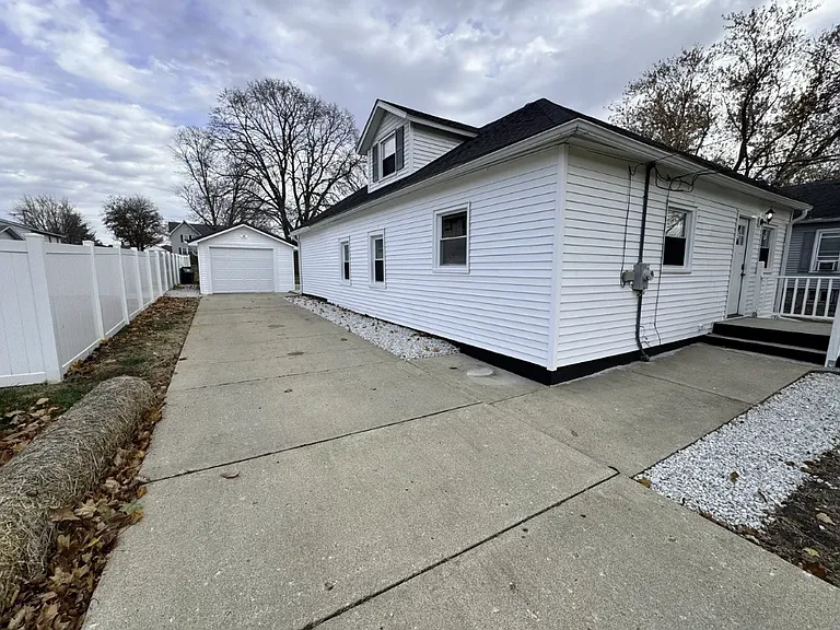817 Painter St — Photo 6