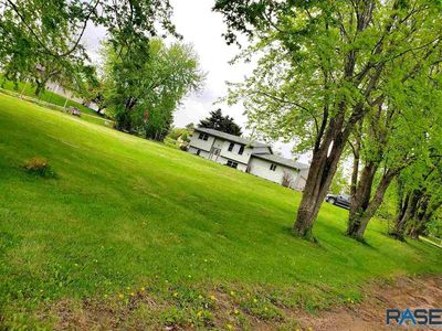 26011 Middle Dr, Hartford, SD, 57033