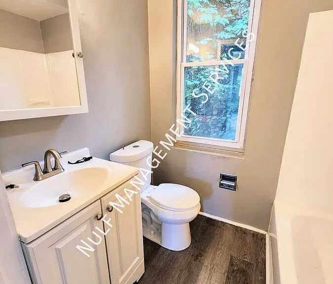 6004 Butler St — Photo 5