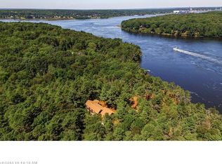 47 Spruce Ln, Phippsburg, ME 04562