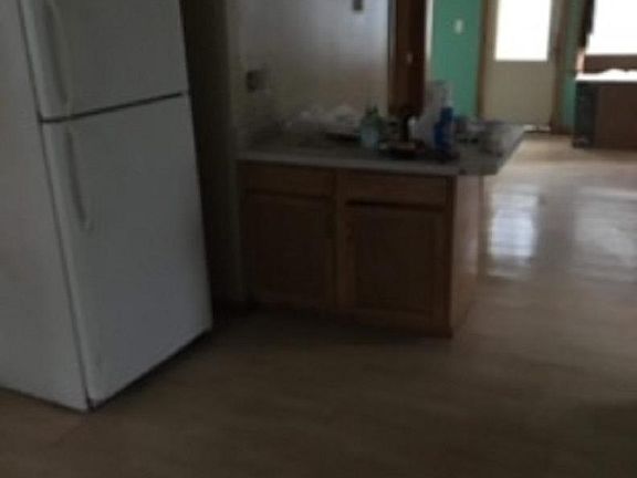 3rd image of 4015 Elm Ave