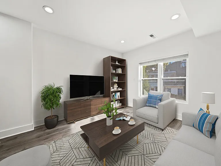 10th St NW — Photo 9