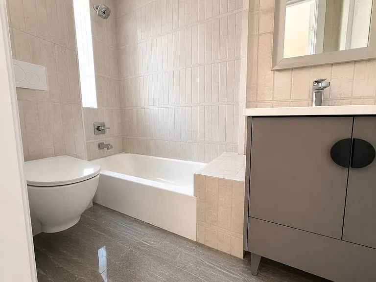 367 S 5th St #3D — Photo 2