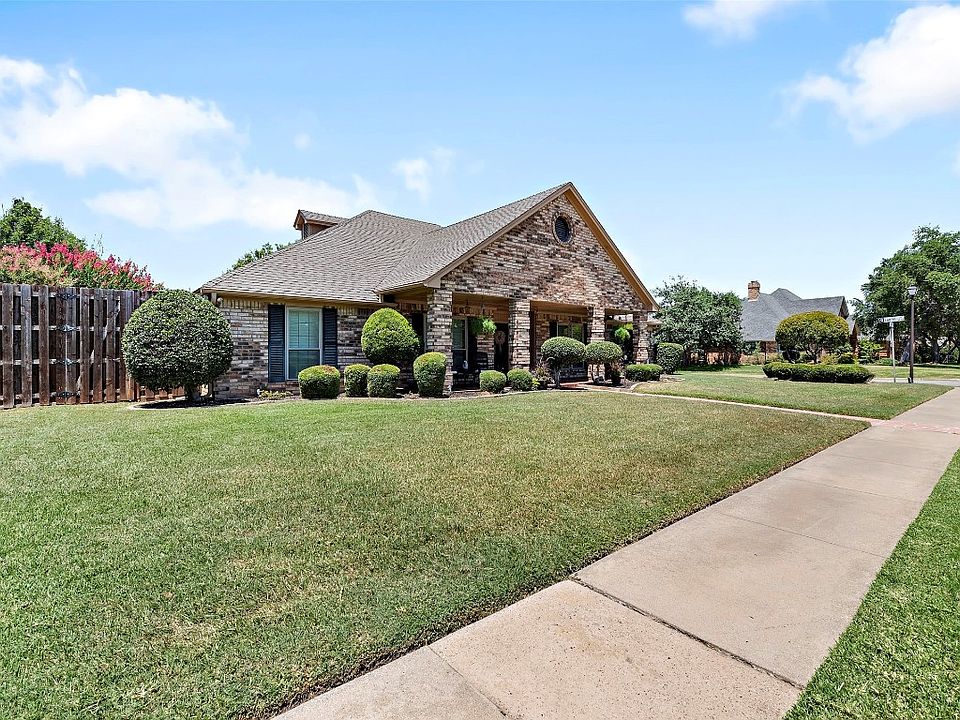 3721 Edgewater Dr, Bedford, TX 76021 MLS 20395583 Zillow