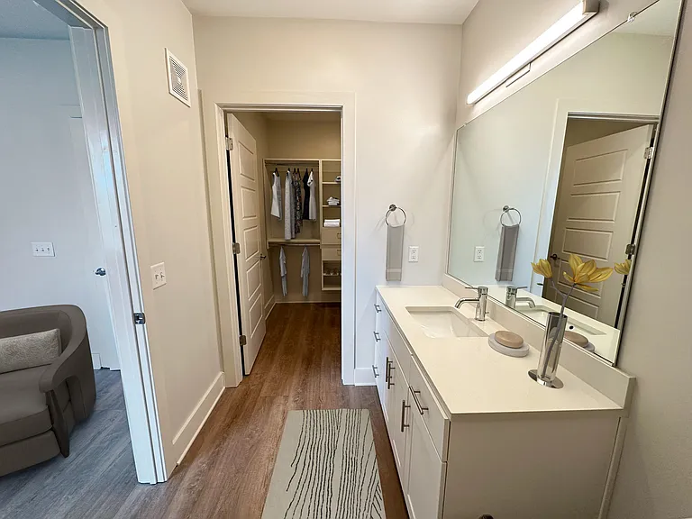 The Rise Apartments — Photo 22