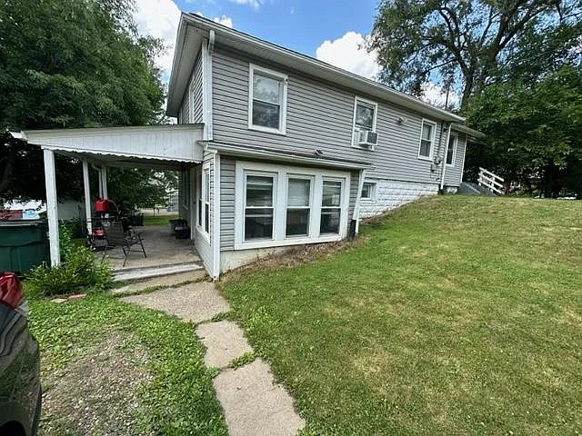 3 bed, 1250 sqft, $1,350 — Photo 4