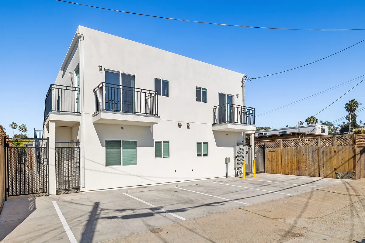 4785 Bermuda Ave — Photo 3