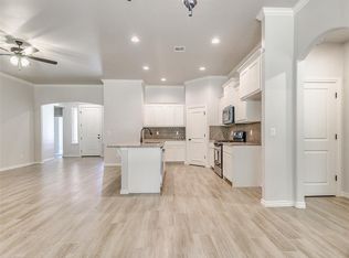 9070 Oak Tree Cir, Edmond, OK 73025