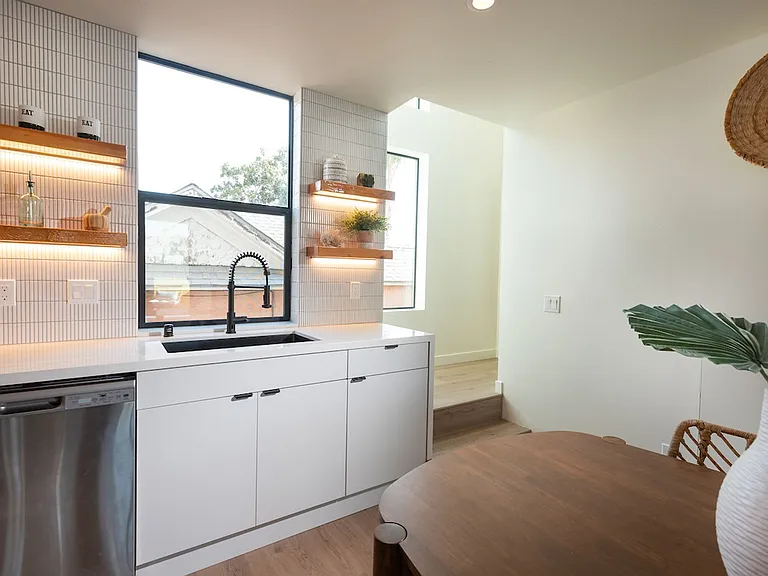 Modern Architect-Designed Apartments at El Domus A/C and In-Unit Laundry — Photo 17