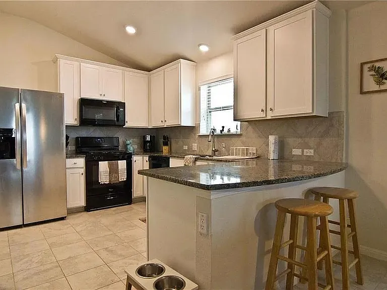 154 Tailwind Dr — Photo 2